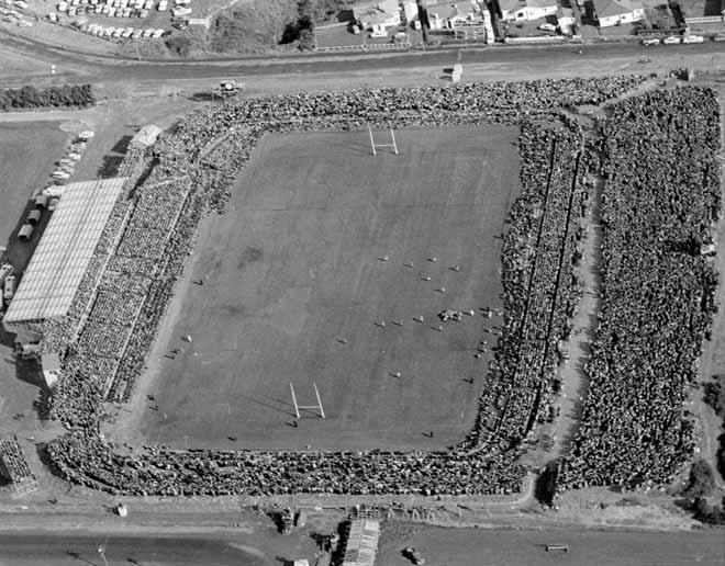 http://www.TeAra.govt.nz/en/photograph/41315/rugby-park-hamilton-1959