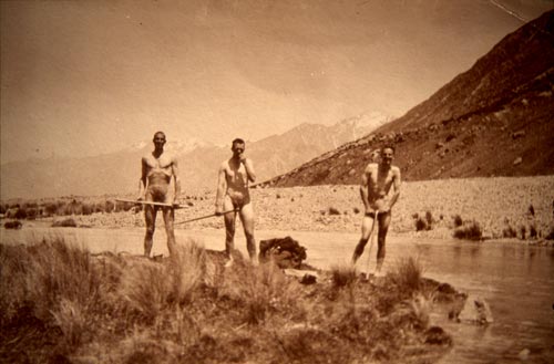 Skinnydipping During the 1920s and 1930s a few trampers followed a trend 